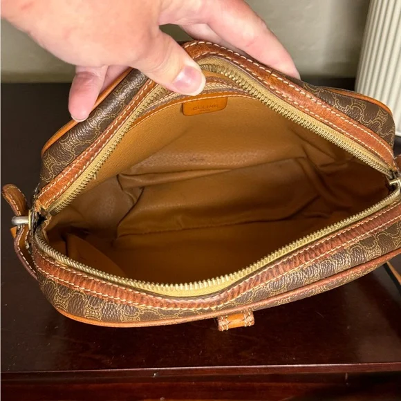 CELINE Vintage Crossbody 🎉(unbranded strap) - Picture 7 of 13